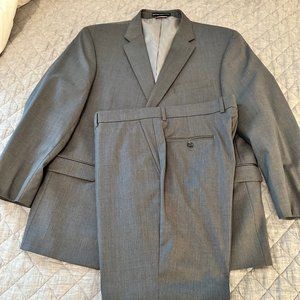 Tommy Hilfiger Slim Fit Men's Suite.  Size 48 R